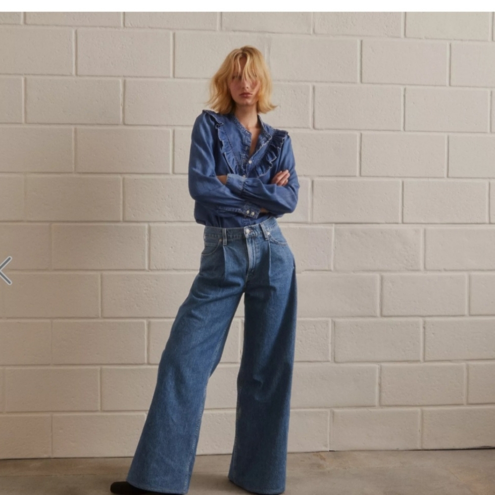 Levi jeans 31 waist x 32 length